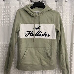 Hollister sage green logo pullover hoodie S